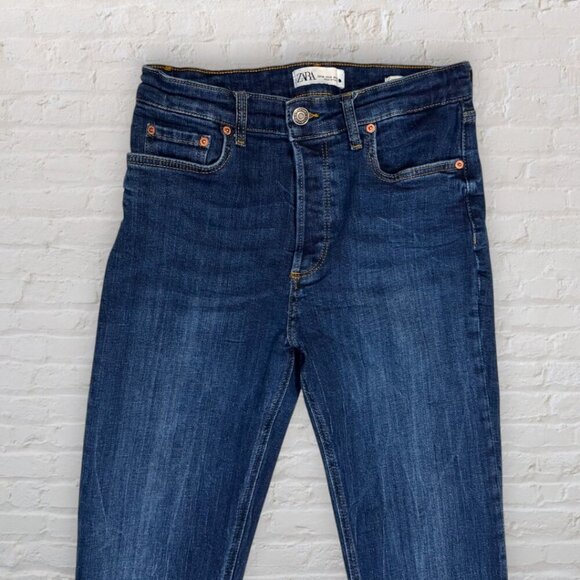 ZARA The Dreed Flare Button Fly Raw Hem Dark Wash Stretch Denim Jeans Size 8 - Picture 2 of 5